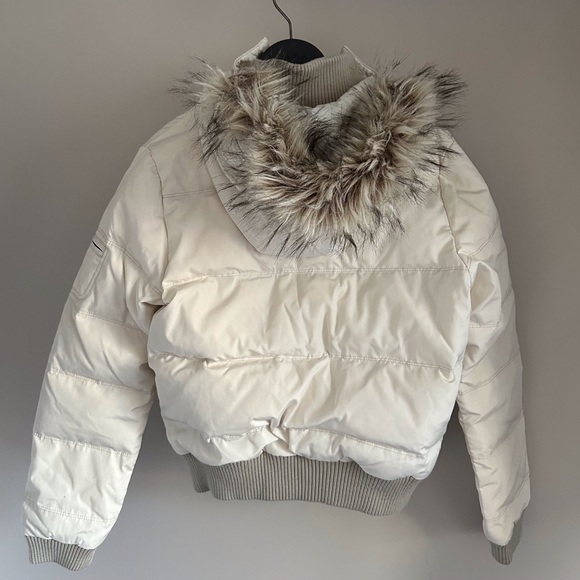 American Eagle White Puffer Jacket - Picture 2 of 3